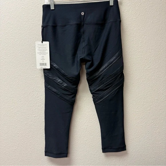 90 degrees by Reflex "Prove Them Wrong" Black Stripped Cropped Leggings Medium - Picture 3 of 7